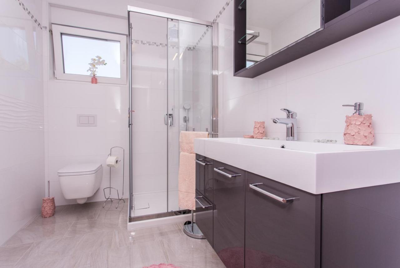 מאלינסקה Waterfront Apartments Pia - Marija מראה חיצוני תמונה