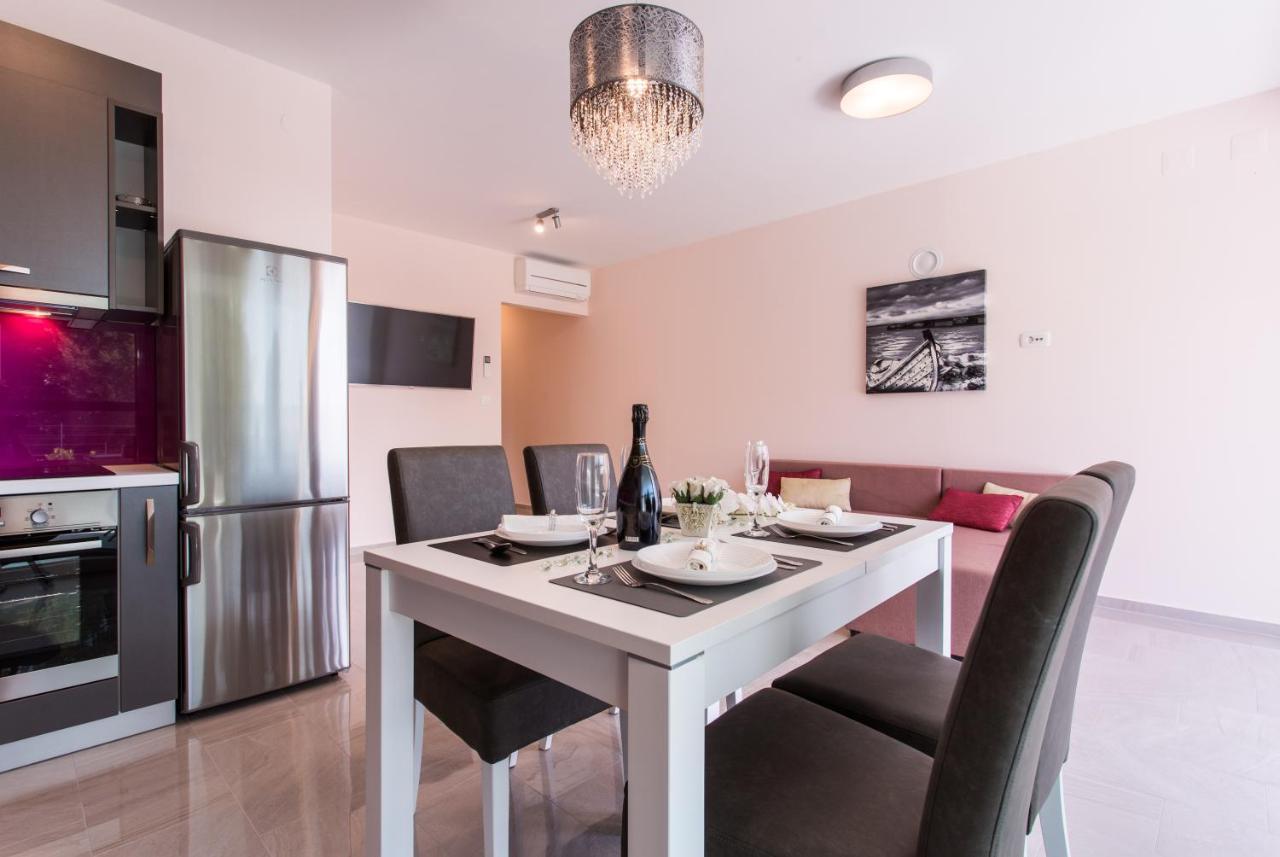 מאלינסקה Waterfront Apartments Pia - Marija מראה חיצוני תמונה