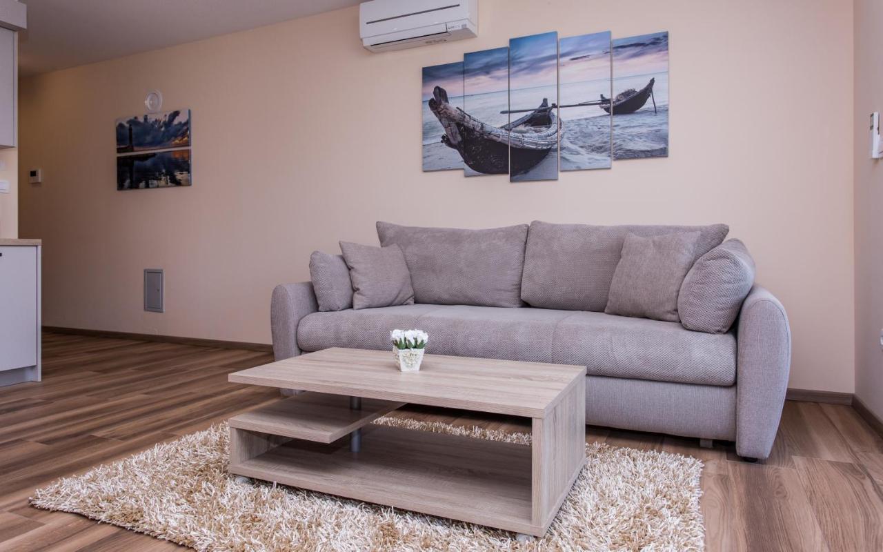 מאלינסקה Waterfront Apartments Pia - Marija מראה חיצוני תמונה