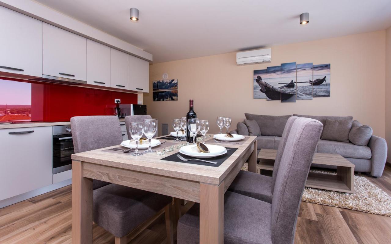 מאלינסקה Waterfront Apartments Pia - Marija מראה חיצוני תמונה