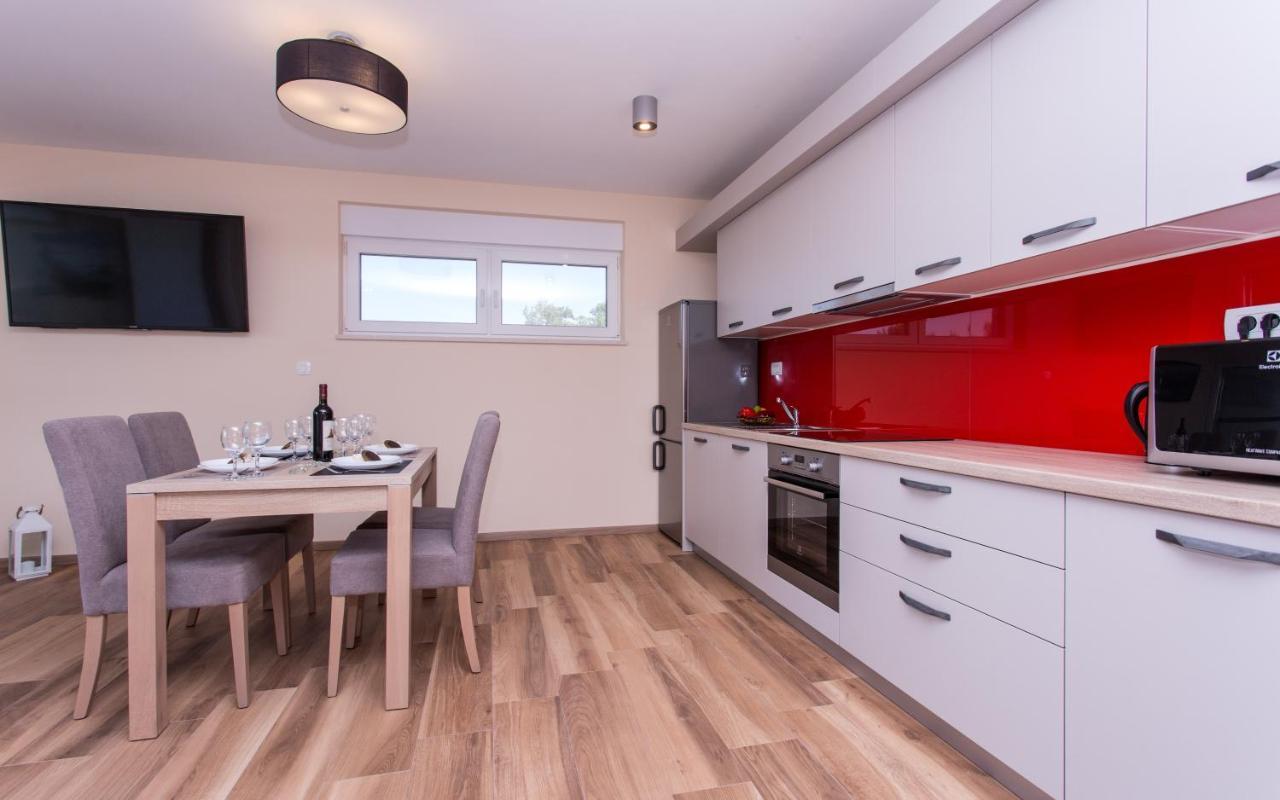 מאלינסקה Waterfront Apartments Pia - Marija מראה חיצוני תמונה