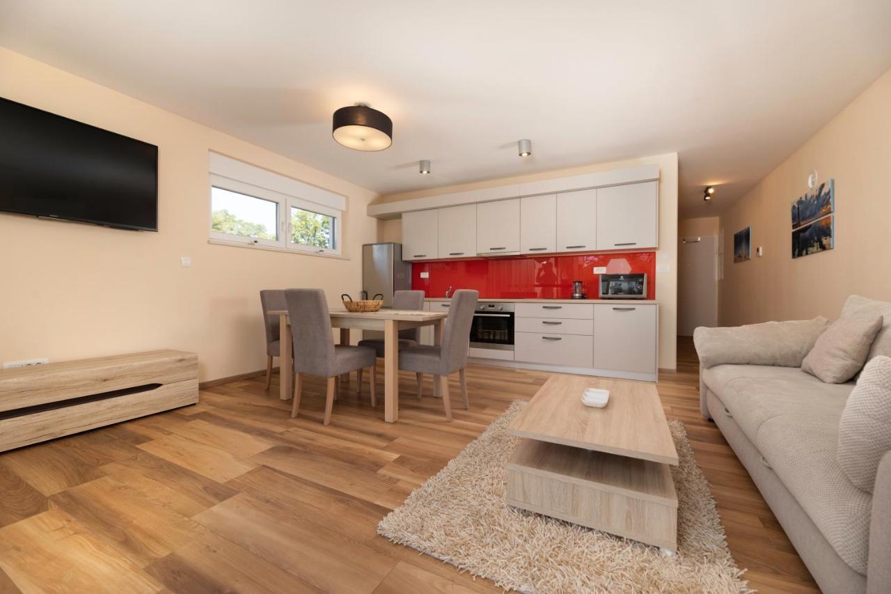 מאלינסקה Waterfront Apartments Pia - Marija מראה חיצוני תמונה